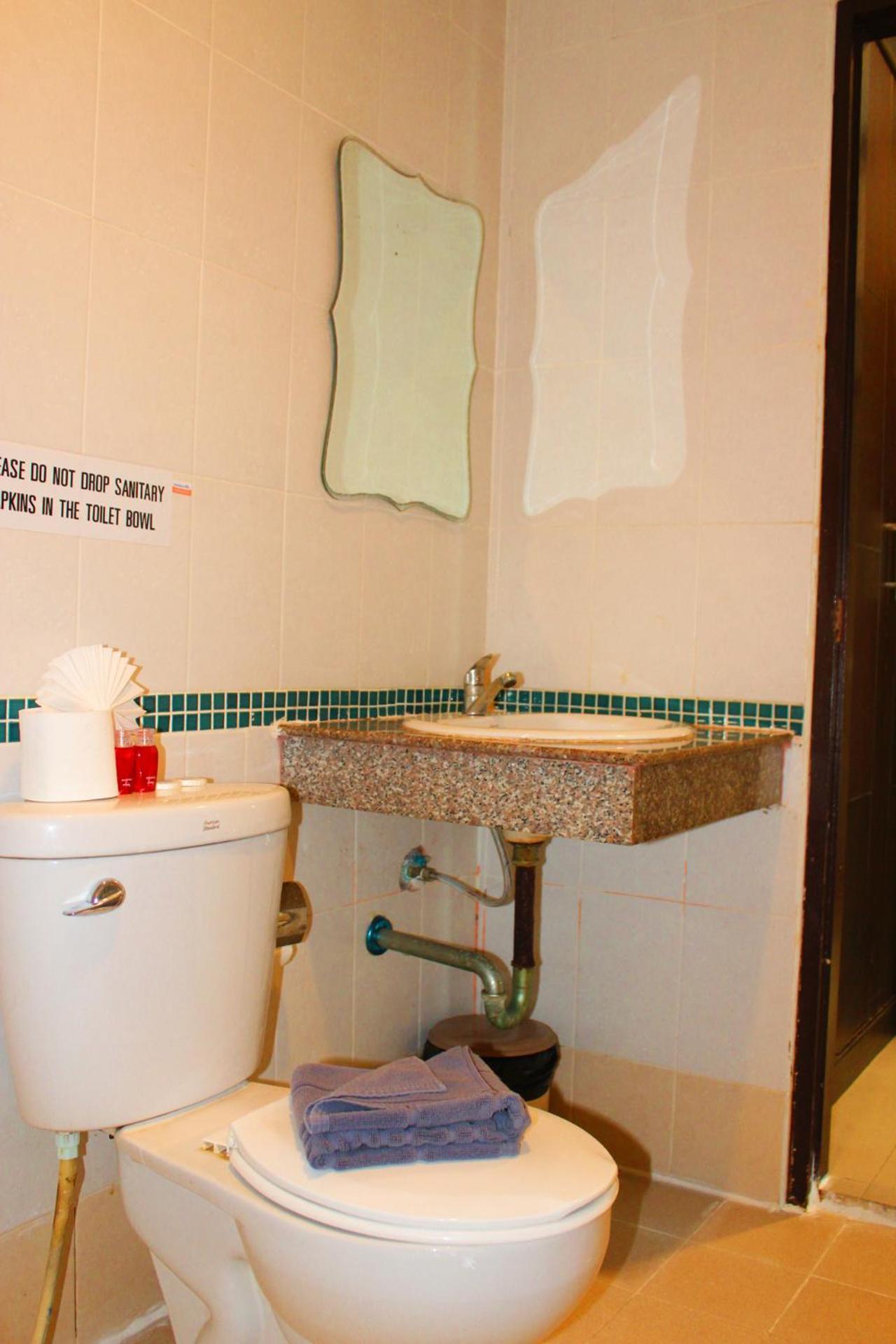Hollywood Inn Hotel Patong Eksteriør bilde