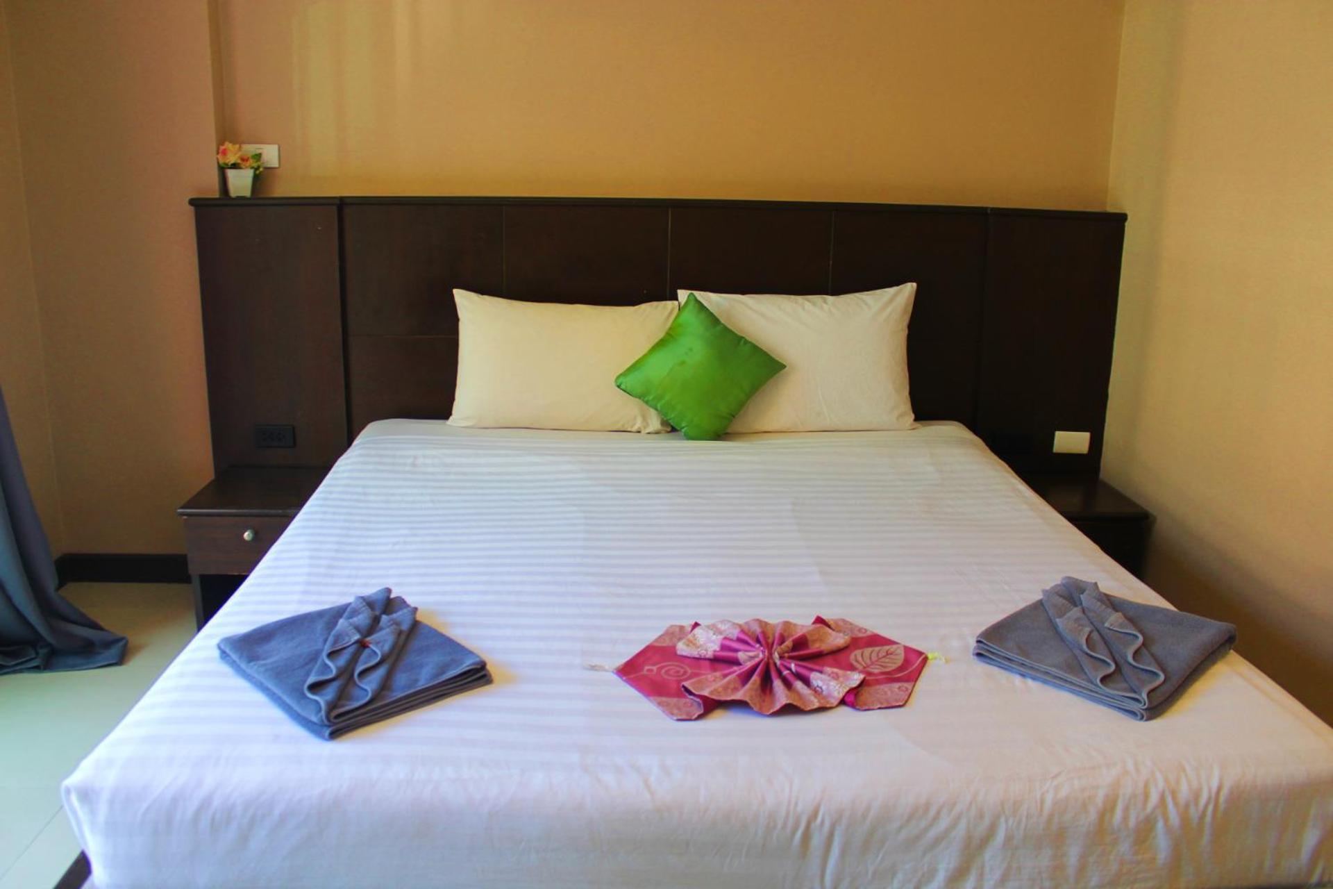 Hollywood Inn Hotel Patong Eksteriør bilde