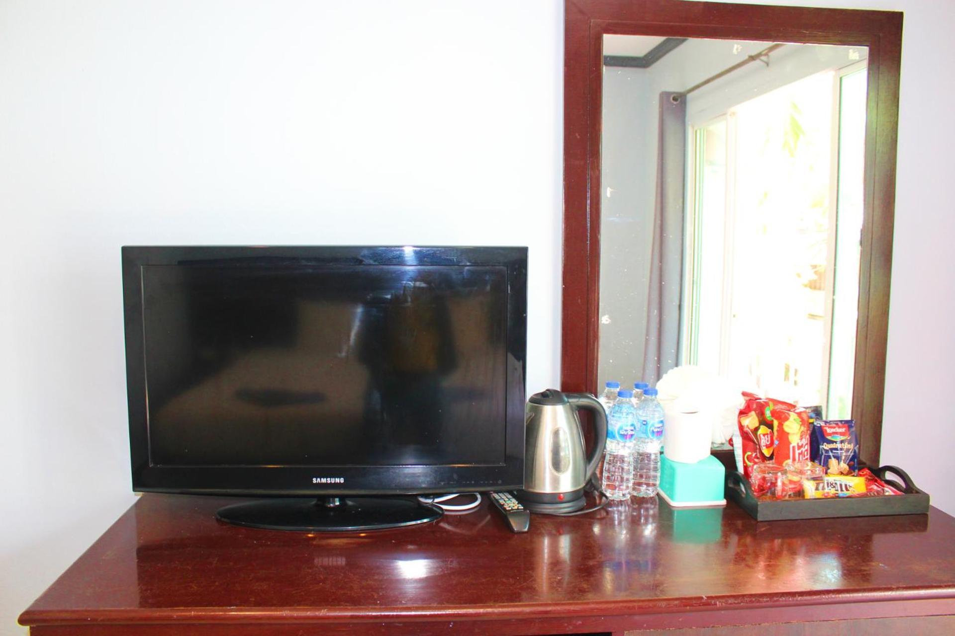 Hollywood Inn Hotel Patong Eksteriør bilde