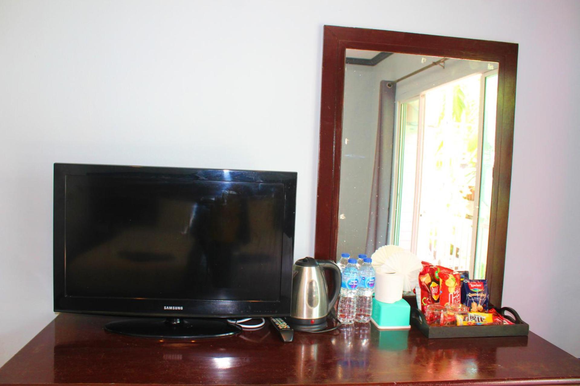 Hollywood Inn Hotel Patong Eksteriør bilde